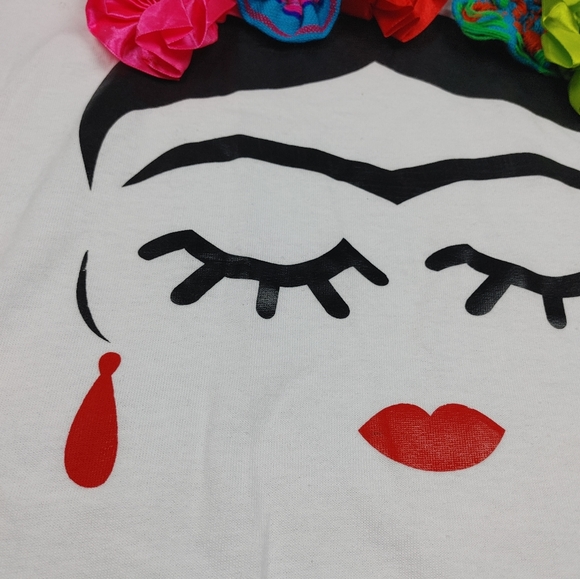 Frida Kahlo Floral Graphic Tee - Picture 6 of 7